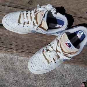 Nike Men's White and Blue Sneakers